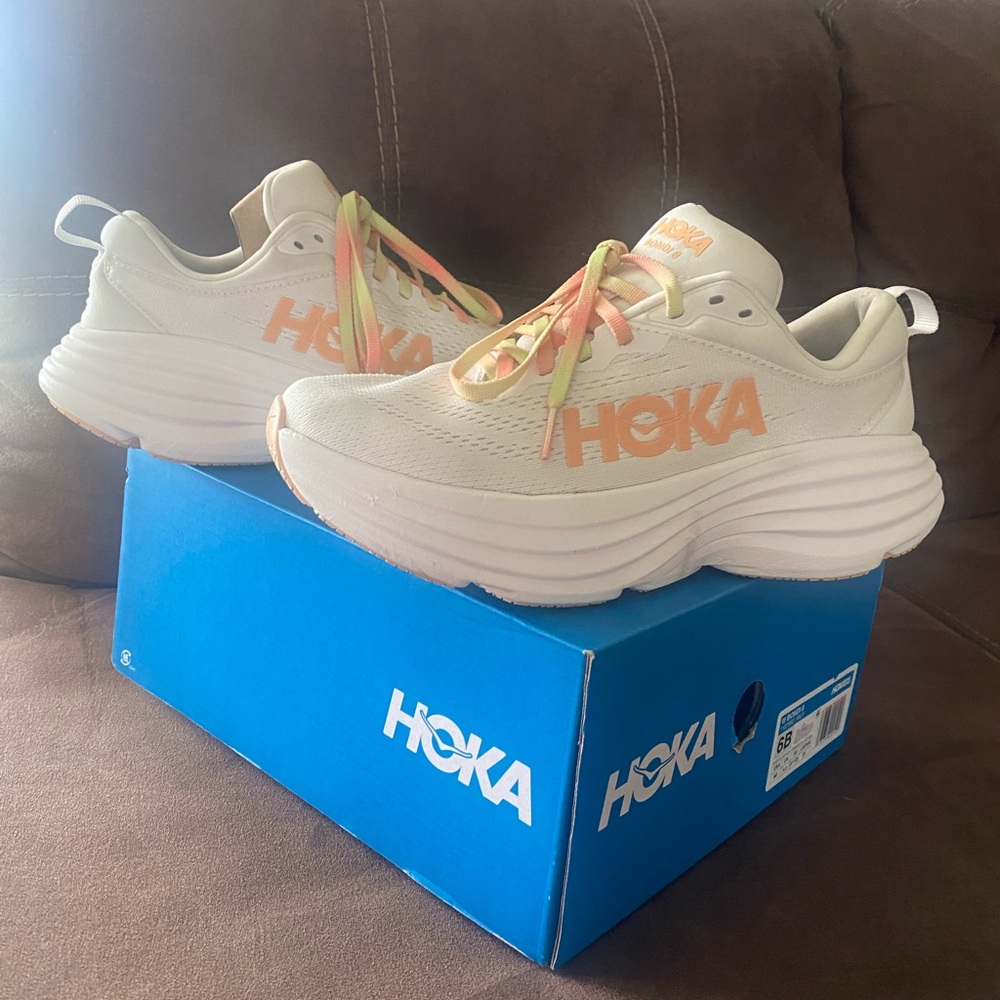 Women’s Hoka Bondi 8 Size 6